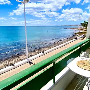https://lanzarote-frente-al-mar.in-canary-islands.com